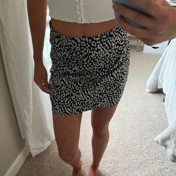 Princess Polly Skirt - Picture 1 of 3